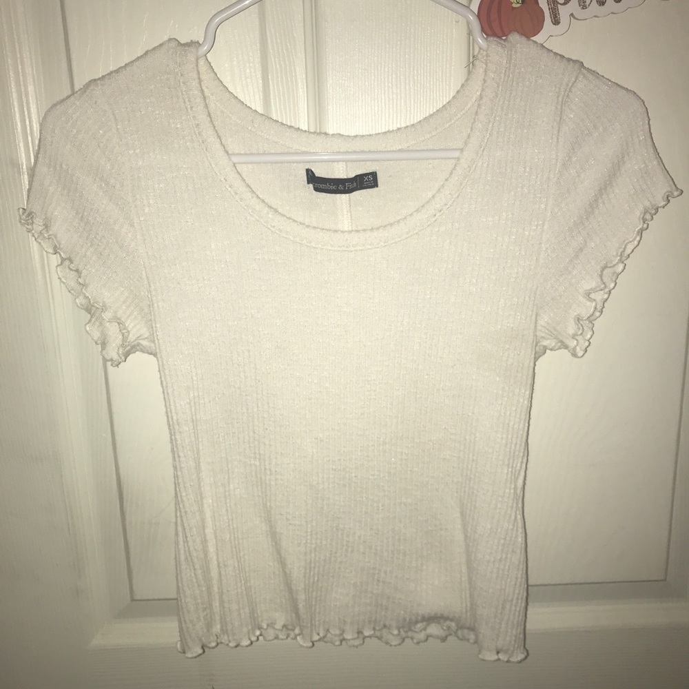 Great condition, white a&f short sleeve shirt